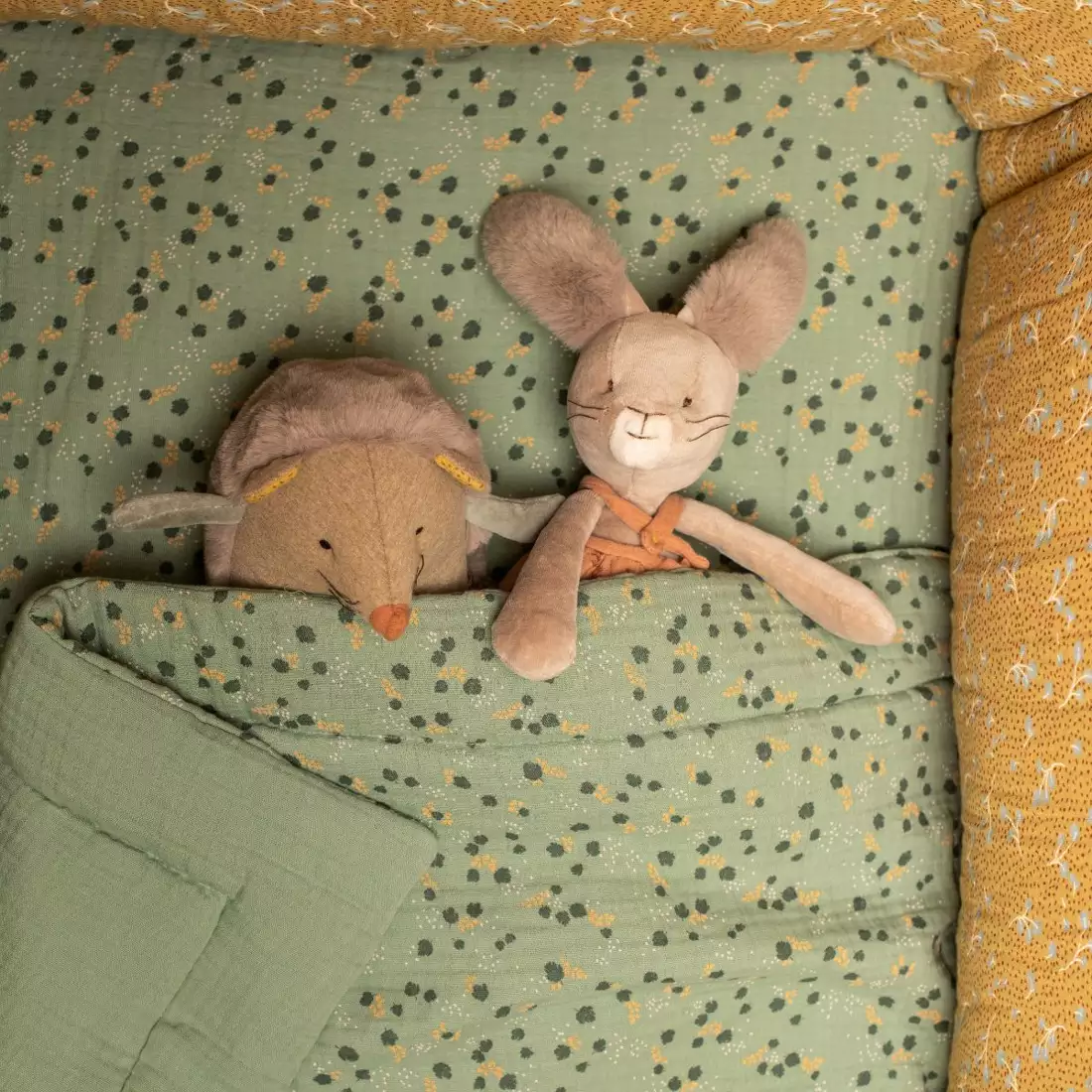 Peluche musical trois petits lapins Moulin Roty
