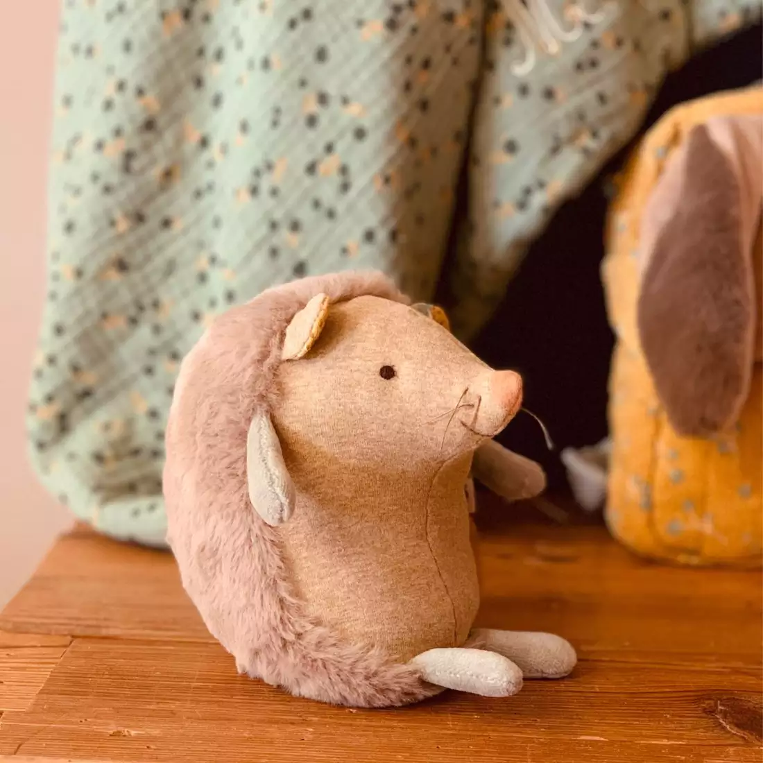 Peluche musical trois petits lapins Moulin Roty