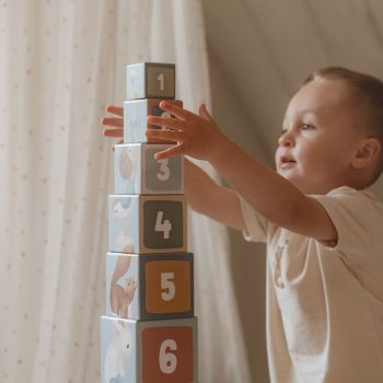 Encajables, apilables, equilibrio y construcciones
