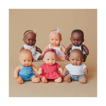 Muñecas y peluches