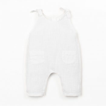 mono blanc amb butxaques