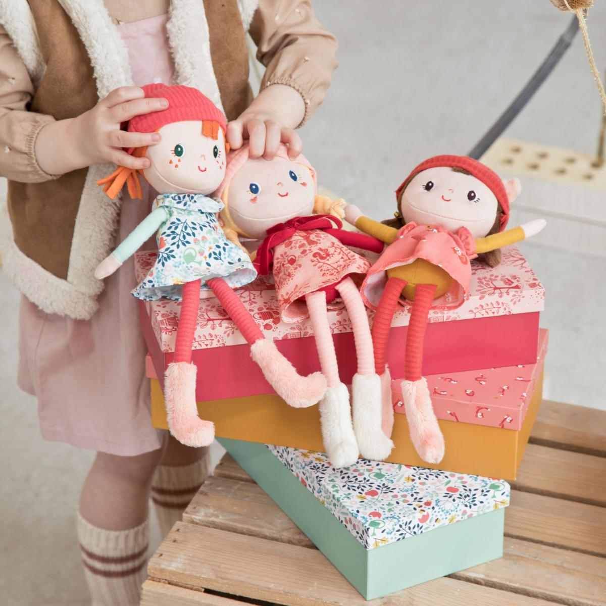 Nina Lena amb capsa de regal - Lilliputiens - Imagen 5