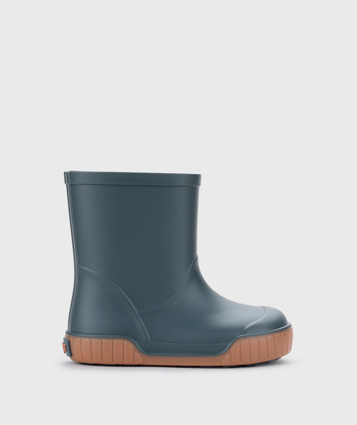 bota agua gris petroleo