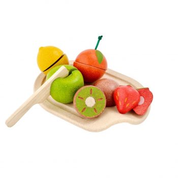 Set de frutas para cortar con velcro de madera. incluye una naranja, una fresa, un kiwi, una manzana y un limón