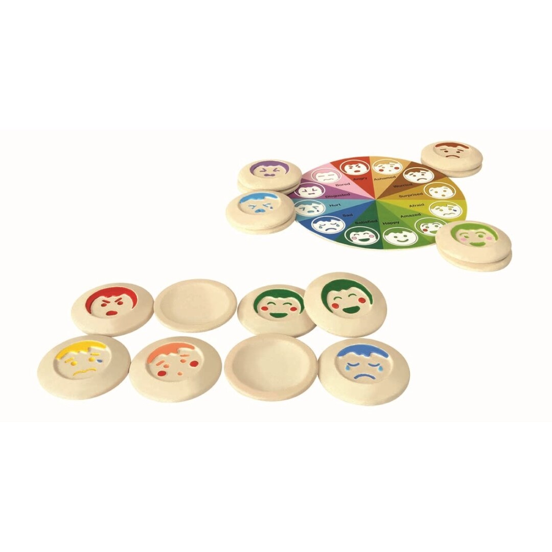 El conjunto consta de 24 piezas de madera con 12 emociones diferentes. ¡Los niños pueden aprender a combinar dos emociones idénticas con este divertido juego de memoria!