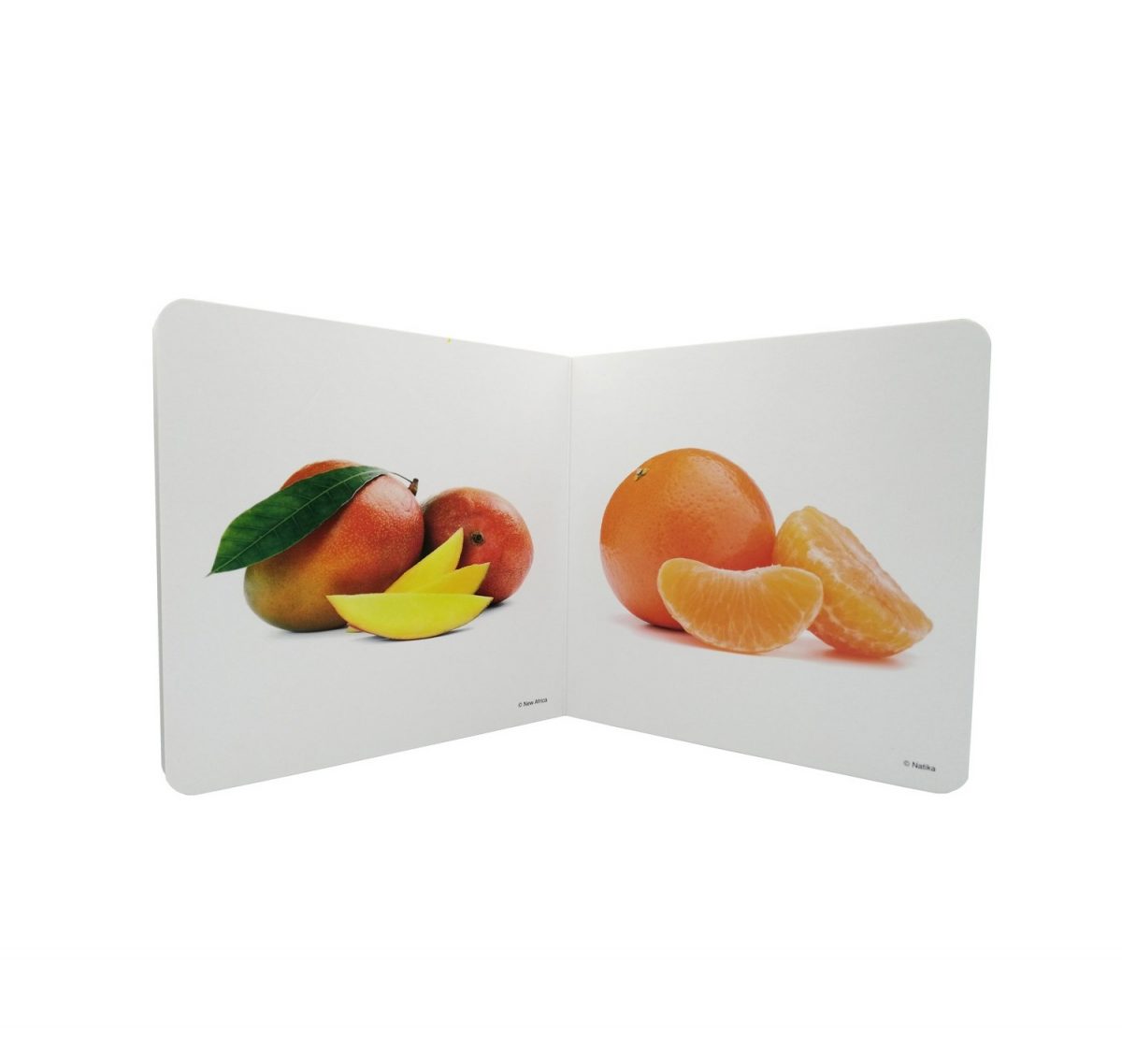 Libro de fotografías de algunas de las frutas más comunes. El libro incluye diez fotos de pomelo, coco, papaya, melocotón, mango, mandarina, higo, melón, cerezas y ciruela.
